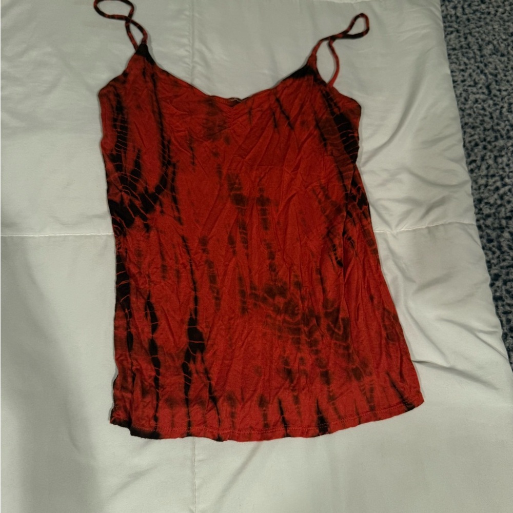 indie red top